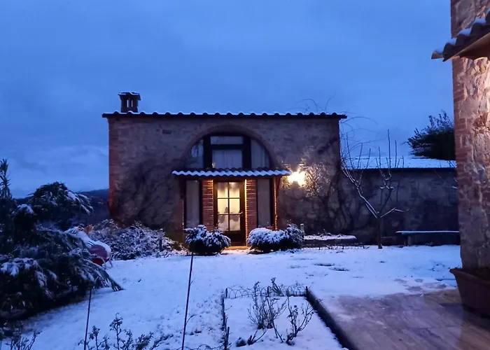 펜션 Podere Casalbosco - Idromassaggio E Panorama 라폴라노테르메