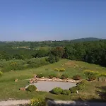 Дом отдыха Podere Casalbosco - Idromassaggio E Panorama Раполано-Терме